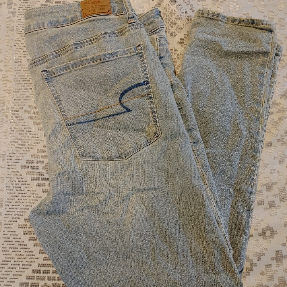 Distressed american eagle high rise jeggings